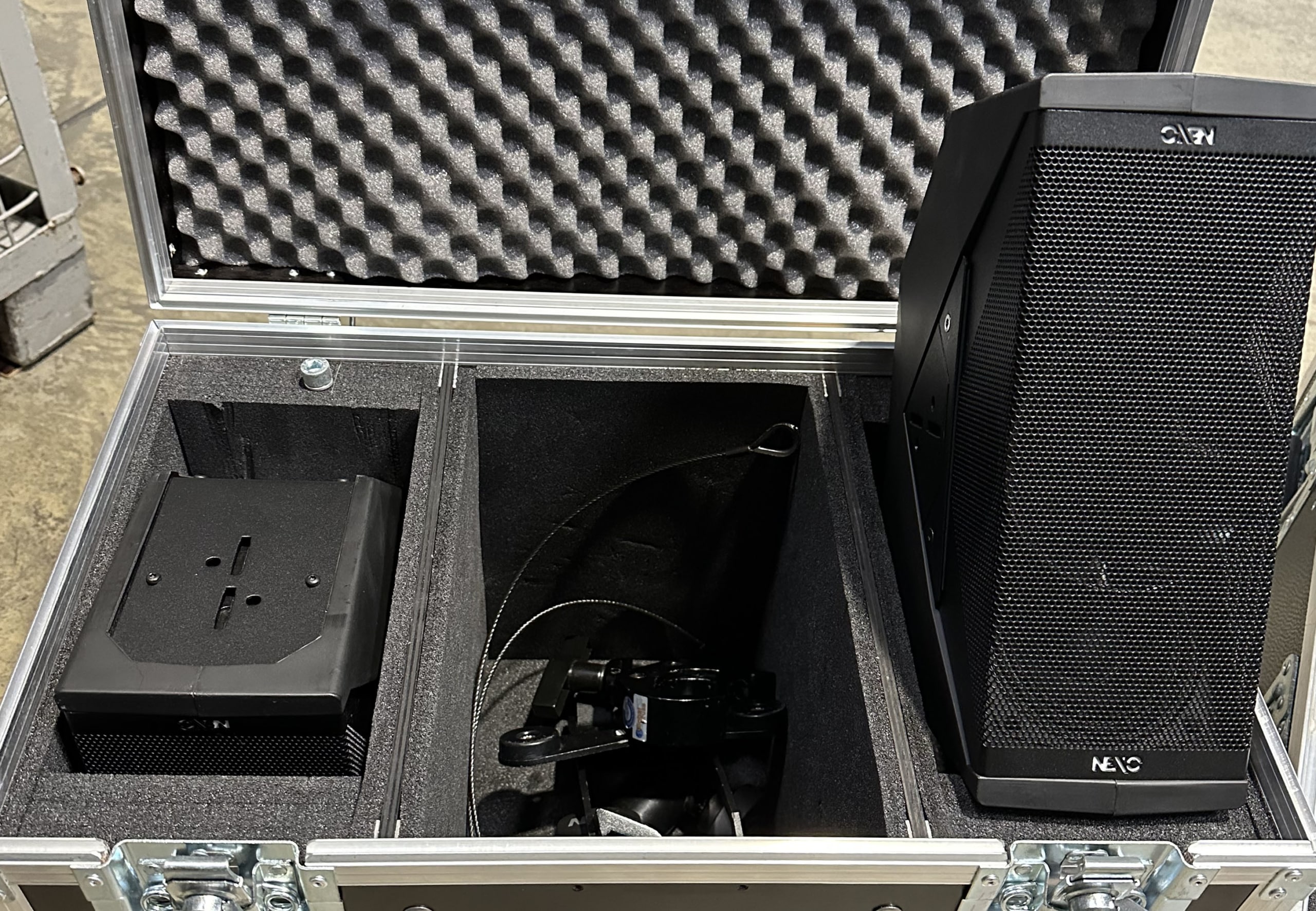 NEXO ID 24 Lautsprecher unter Tontechnik in Durmersheim mieten